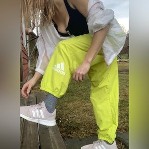 Adidas logo neon yellow | hi-vis windbreaker pants size Large